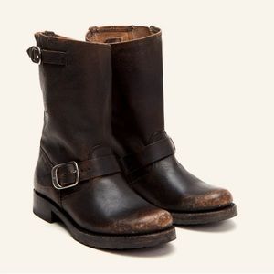 Frye Veronica Short